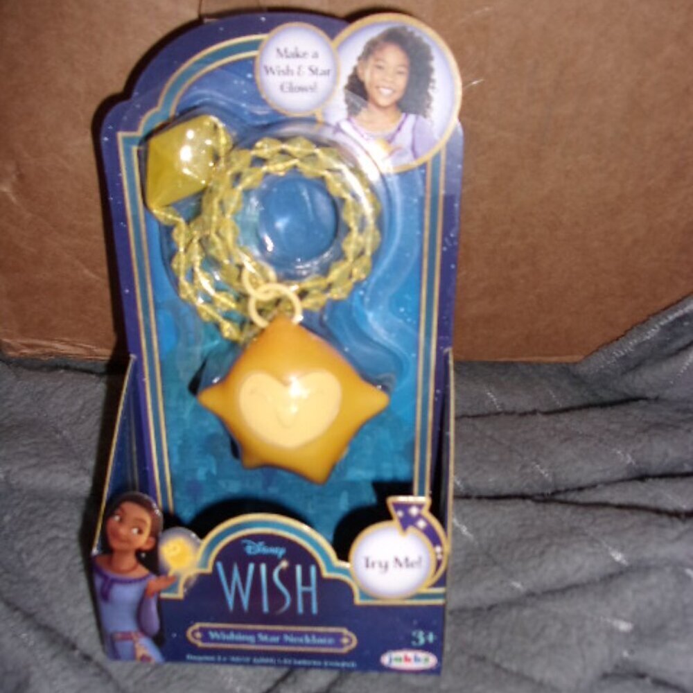 Disney Wish Wishing Star Necklace Light-Up Giftable Yellow New